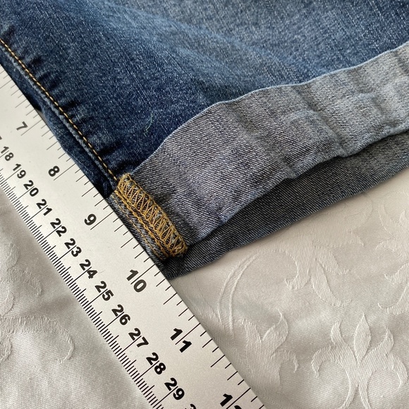 Banana Republic Factory Women's Medium Wash Denim Bermuda Walking Shorts 30/10 - Picture 11 of 12